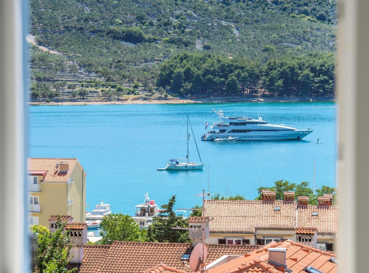 Best Island View Крес Екстериор снимка